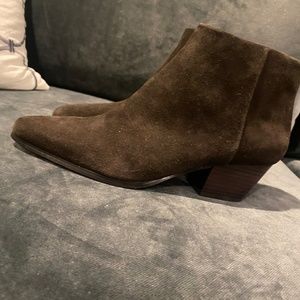 Brand new Banana Republic suede ankle boots